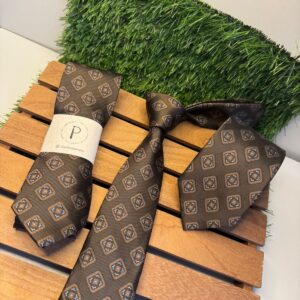 Gravata Clássica Spina Marrom – SemiSlim 7,0 cm